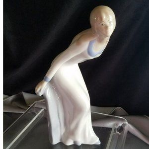 Vtg 9" Spanish Porcelain Figurine Lady leaning for a kiss marked 07.6.76 Nadal?